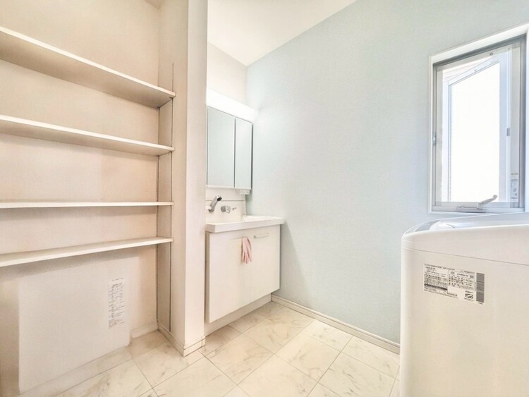 洗面 清潔感と心地よさを重視した、上質感漂うパウダールーム。