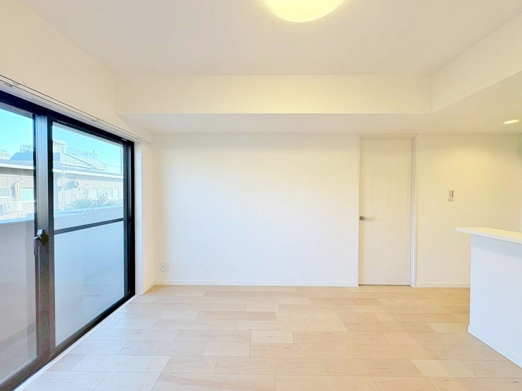 居間 快適に過ごす毎日を求めて、暮らしの中でご自身の「マイホーム」に創り上げて下さい。