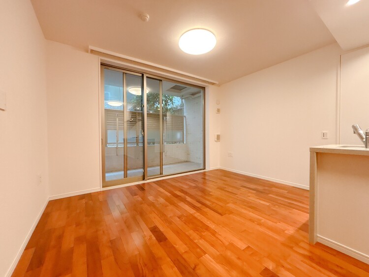 居間 快適に過ごす毎日を求めて、暮らしの中でご自身の「マイホーム」に創り上げてください。