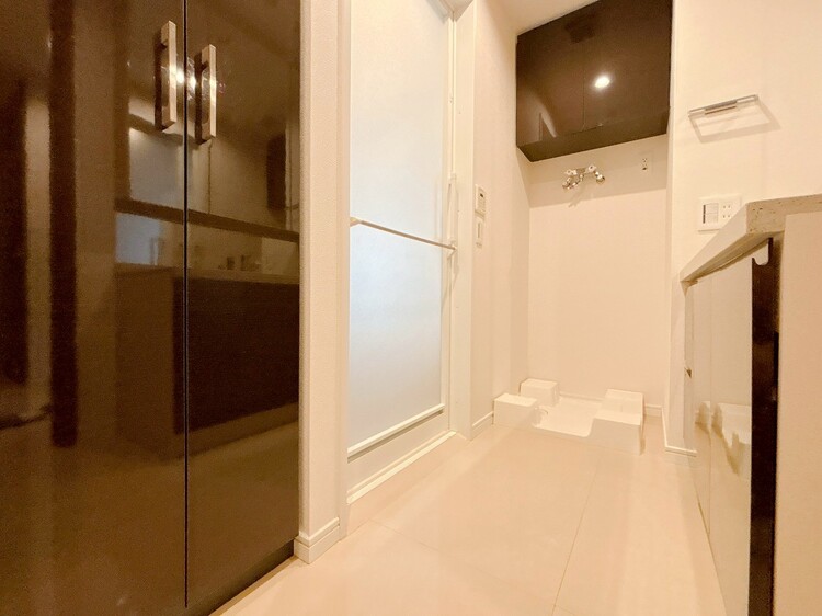 洗面 清潔感と心地よさを重視した、上質感漂うパウダールーム。