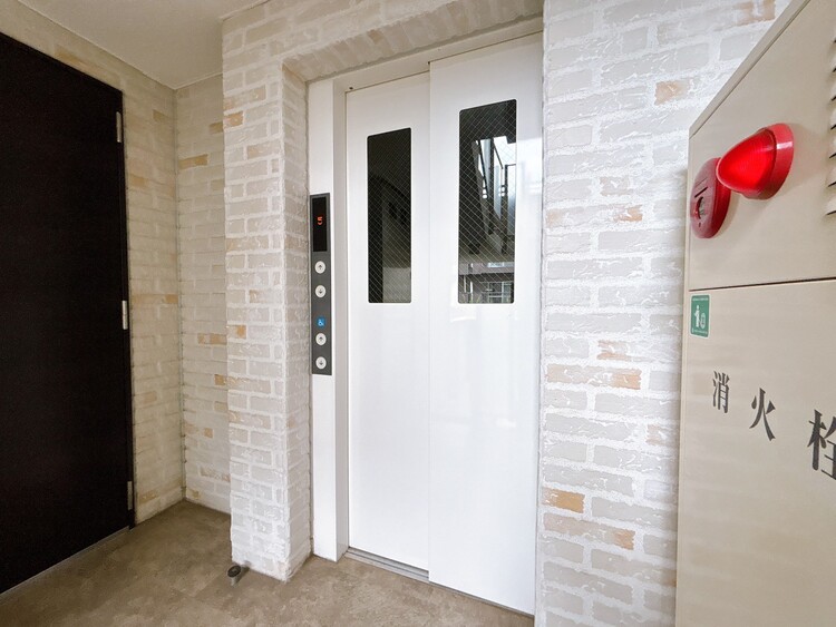 設備 エレベーターの管理も、きちんと行き届いてます。