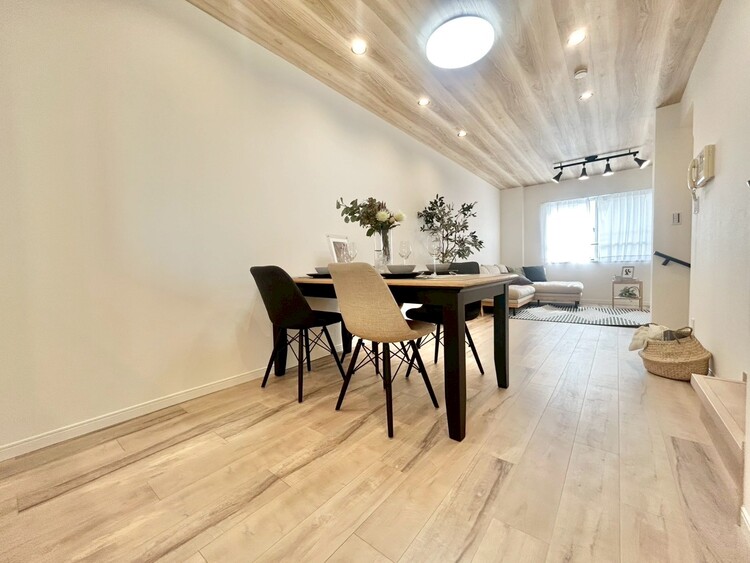 居間 豊かな居住性と、安心感を満たすクオリティが見事に調和した住空間。