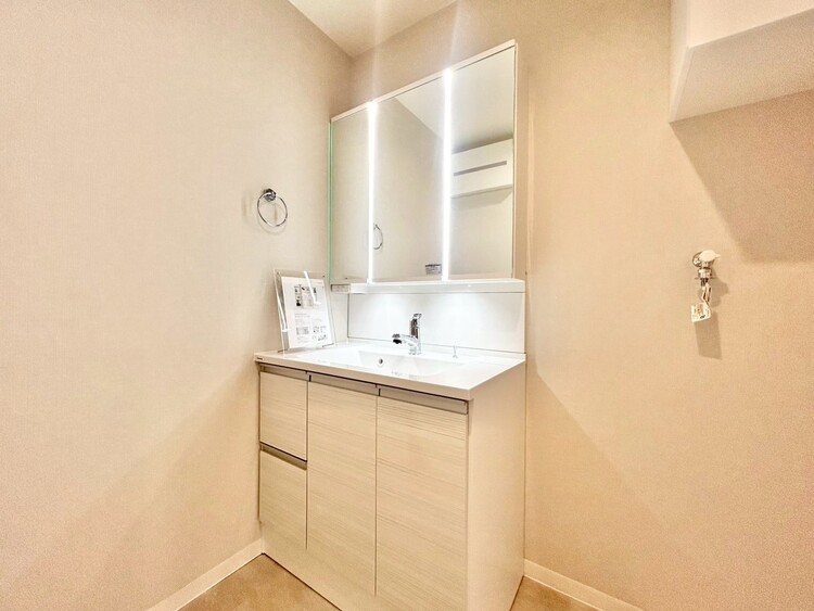 洗面 何かと物が増える場所だからこそ、スッキリと見映えの良い空間に。