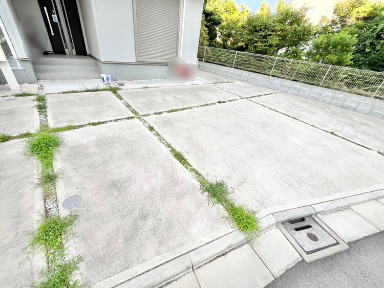 駐車場 本物件の駐車スペースです。車種制限のある場合もございますので、お気軽にお問い合わせくださいませ。