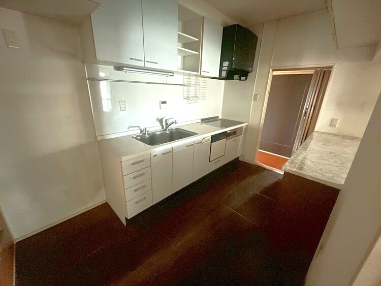 キッチン 洗練されたスタイリッシュなデザイン性と使いやすさを備えた仕様。