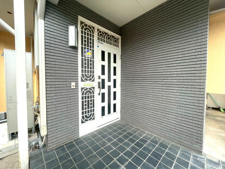 玄関 玄関を開ければ、そこは安らぎのご自宅。