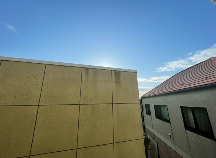 バルコニー 窓を開けると広がる青空。心をリフレッシュして日々を過ごしていきましょう。