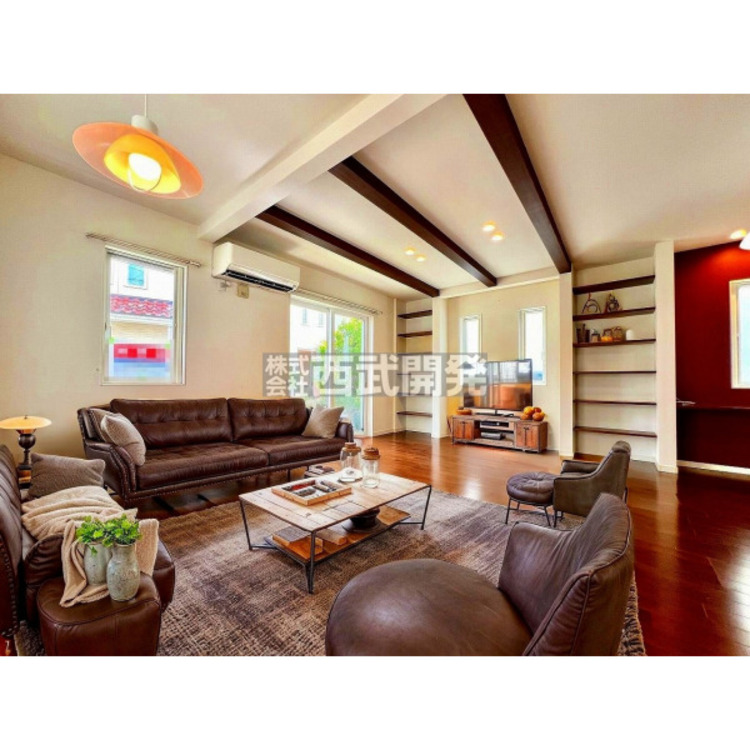 居間 配置の家具や小物はCGによるイメージです。