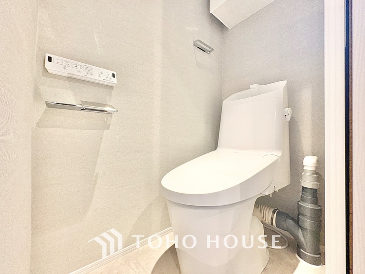 トイレ 【some philosophy was born from here】思索もできる空間。トイレのそんな側面も評価されていい時代かなと。