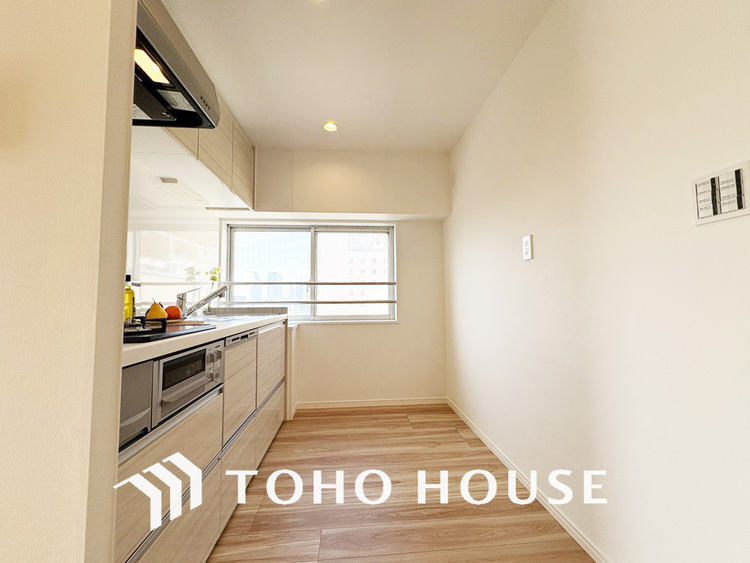 キッチン シンプルな部屋の雰囲気に溶け合うナチュラルキッチン