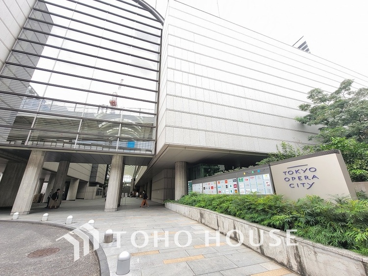 周辺 東京オペラシティ　距離700ｍ