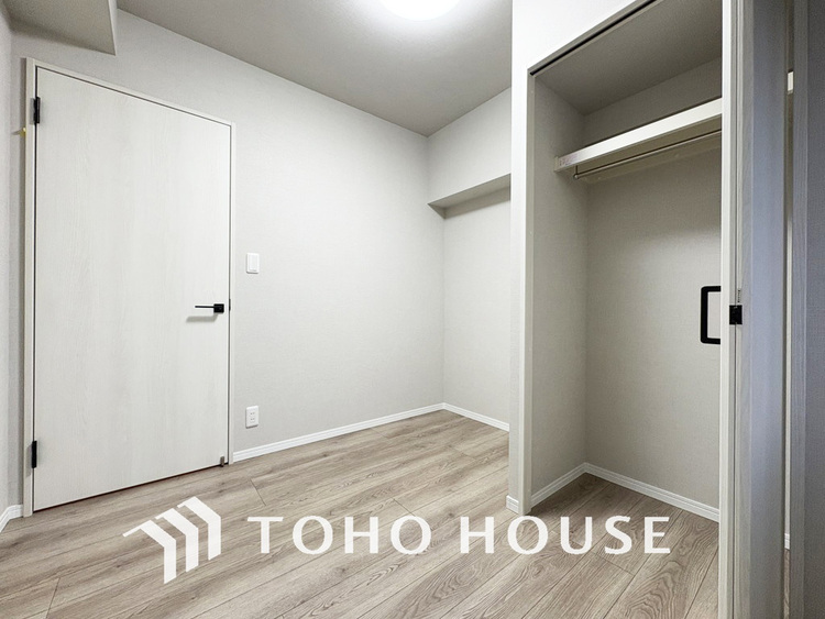 内装 シンプルですっきりとした室内は飽きのこない居心地の良い雰囲気