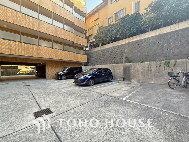 駐車場 駐車場（料金・空き状況はご確認ください）