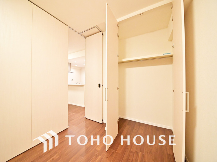 内装 クローゼットのあるお部屋