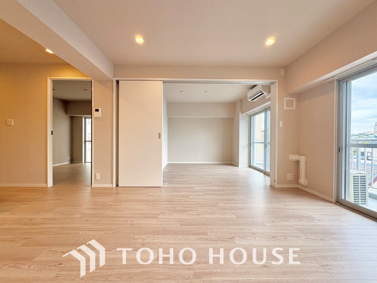 内装 「想像していた以上に広い」が写真を撮っているときの感想です。家事動線に配慮したプランによりご家族がくつろげる明るく広い空間が確保できました。