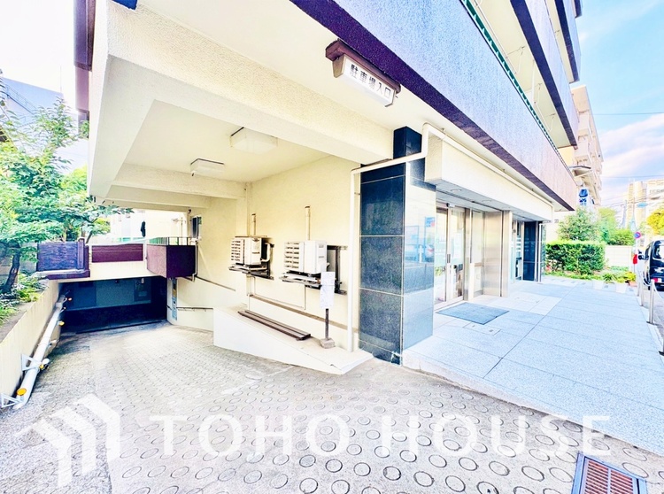 外観 漂う上質な空気感、マンションに入れば「おかえりなさい」と笑顔で迎えてくれるエントランス。最良の心配りを感じるマンションでした。