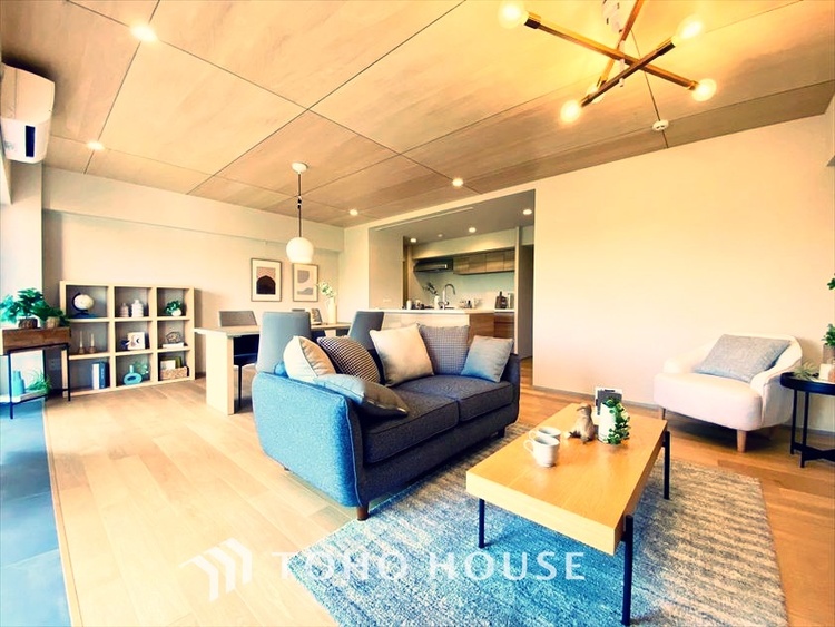 内装 【LIVING】◆陽光◆が差し込む。この開放的なLDKに家族の笑顔が集う。家族が一緒に過ごす空間は明るく、そして居心地よく。