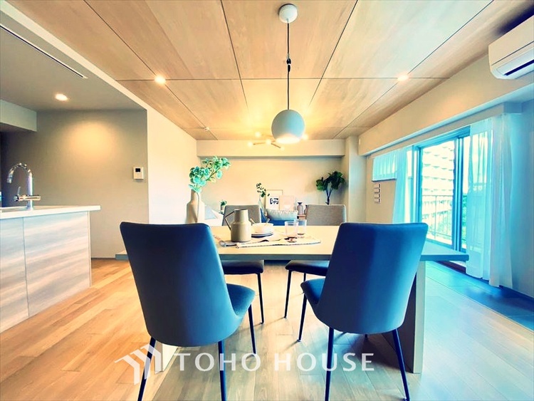 内装 【LIVING】◆住む喜び、楽しさ、感動◆を君と共有したい。いつまでもずっと家族を見渡せるこの広い空間で。