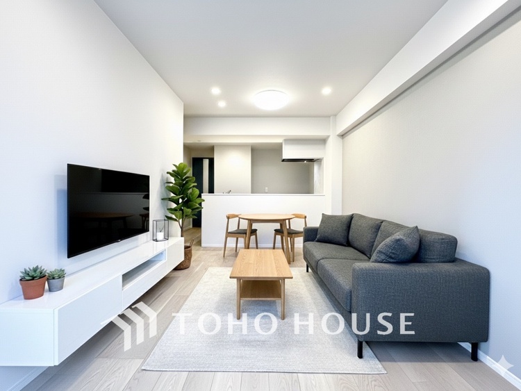 内装 ※この画像の家具の配置には、CGによる加工を施しております。【LIVING】◆煌びやか◆愛おしい家族との団欒の時間をより一層幸せなものに感じさせる煌びやかなLDK。輝かしい毎日が待っています。