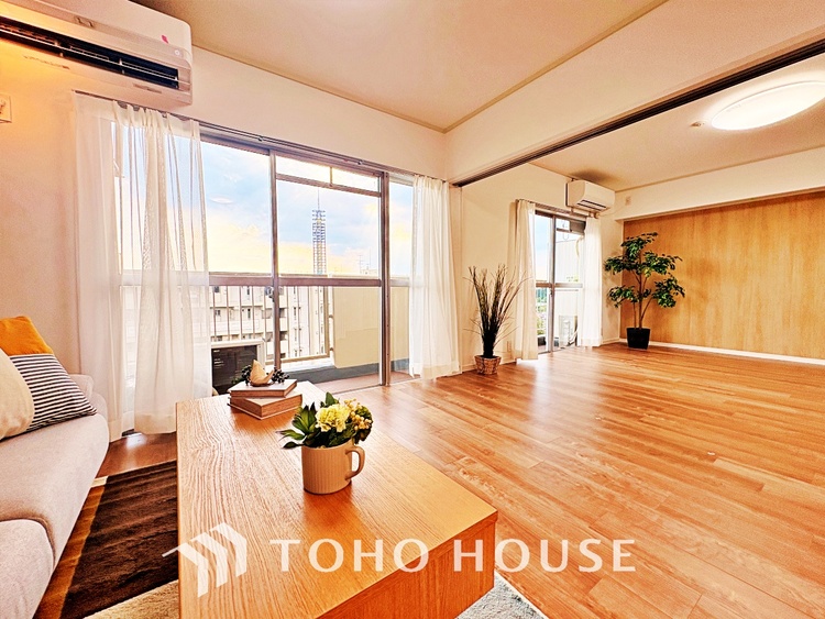 内装 使いやすく、明るい洋室に仕上がります。子供部屋や趣味のお部屋にご利用できます。ご自身で家具などを配置し、素敵な空間を創り上げられます。