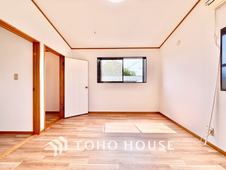 内装 【隠された美しさ】流麗な音楽が流れているような繊細でいながら整然かつ堅牢なこの空間。この空間は確かに美しい。しかし、そこには美しさ以上のものが隠されている。