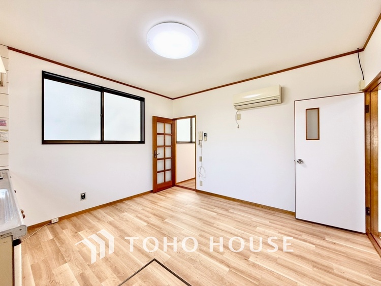 内装 【快適性＆機能性】住むほどに実感する快適性＆機能性。各空間を彩る設備は、デザイン性に優れたHigh Quality仕様が装備。広く使い勝手のよい空間と設備で、理想の暮らしを演出します