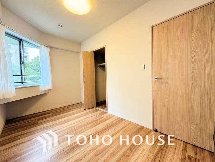 内装 1日の疲れを癒し、心地よく寛げるようゆったりとした広さをしています