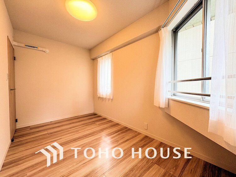 内装 シンプルですっきりとした室内は飽きのこない居心地の良い雰囲気です