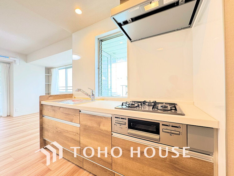 キッチン シンプルな部屋の雰囲気に溶け合うナチュラルキッチン