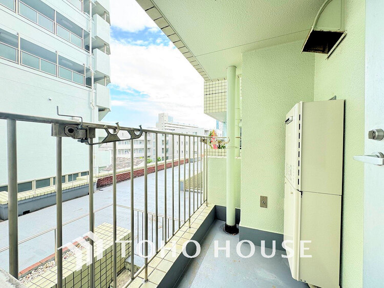 バルコニー 陽当たり良好なバルコニー