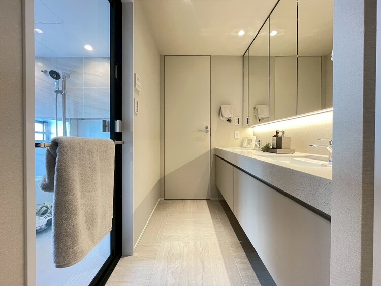 その他 十分な広さの脱衣所。