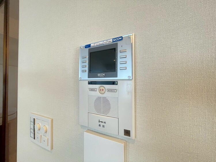 その他 誰が来てもわかる様にモニター付きインターホンを設置。