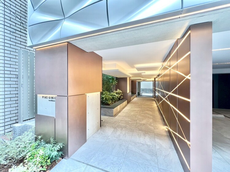 その他 上質感漂う玄関アプローチです。