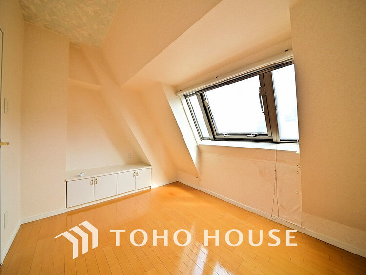 内装 シンプルですっきりとした室内は飽きのこない居心地の良い雰囲気