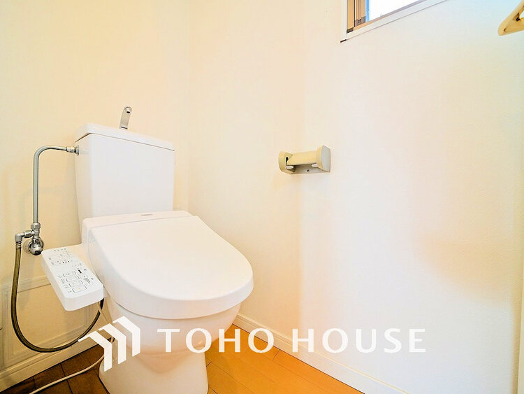 トイレ トイレには快適な温水洗浄便座付