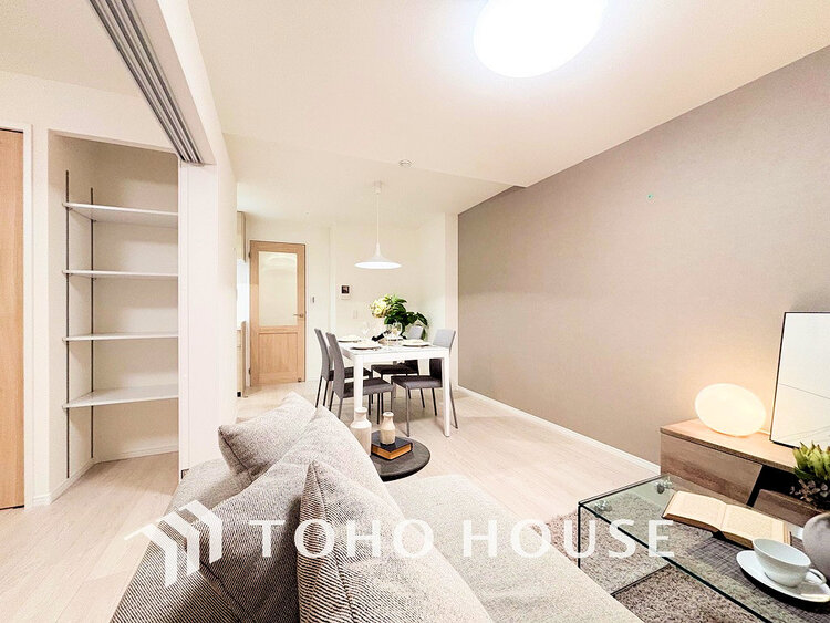 内装 シンプルな内装は落ち着きのある空間・ゆったりとした家族とのひとときを過ごせます