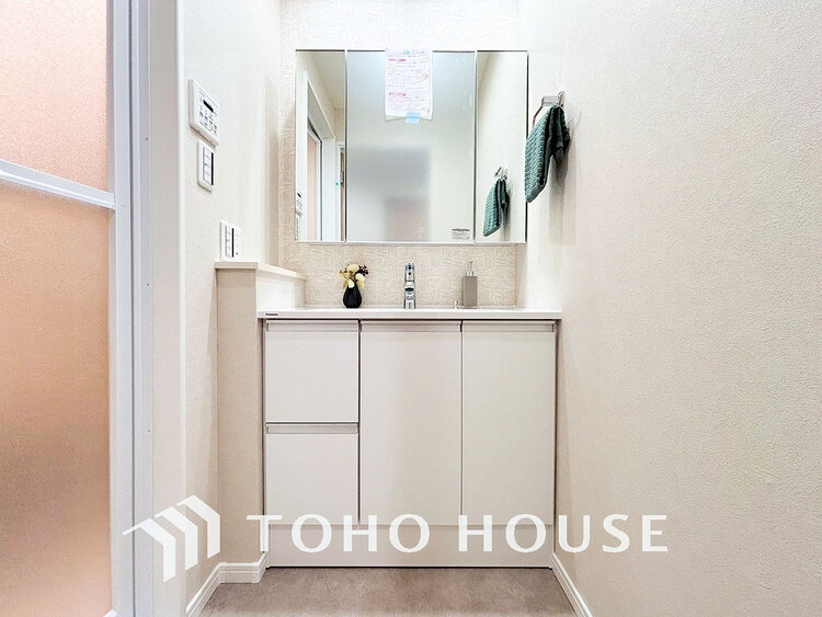 洗面 清潔感のある洗面室で朝の身支度を