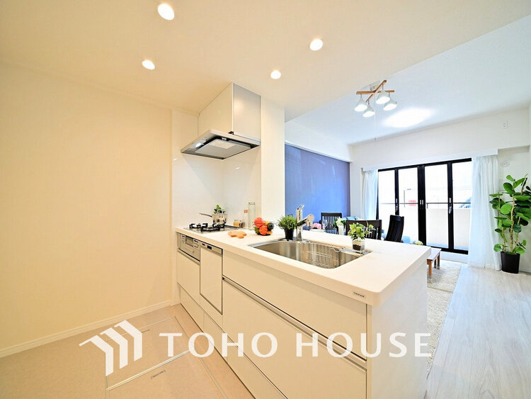 キッチン シンプルな部屋の雰囲気に溶け合うナチュラルキッチン