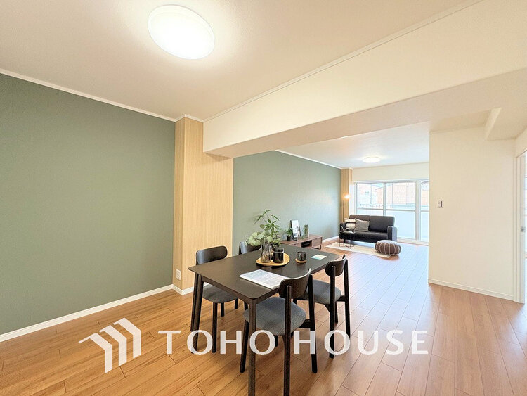 内装 家族みんなが爽やかに過ごせるように、光をたっぷり取り込んだLDK