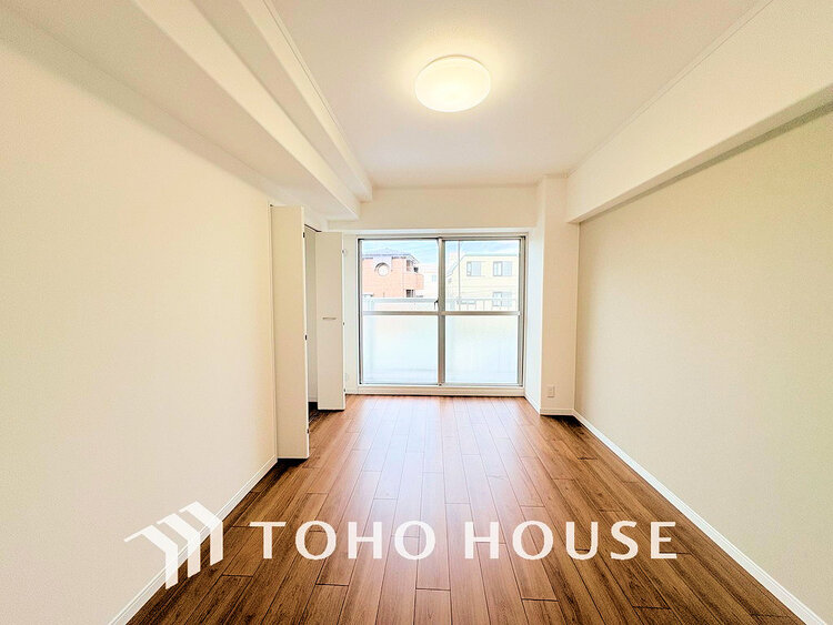 内装 シンプルですっきりとした室内は飽きのこない居心地の良い雰囲気