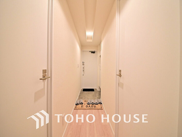 玄関 落ち着いた雰囲気の玄関、家族の帰りを暖かく迎えてくれます