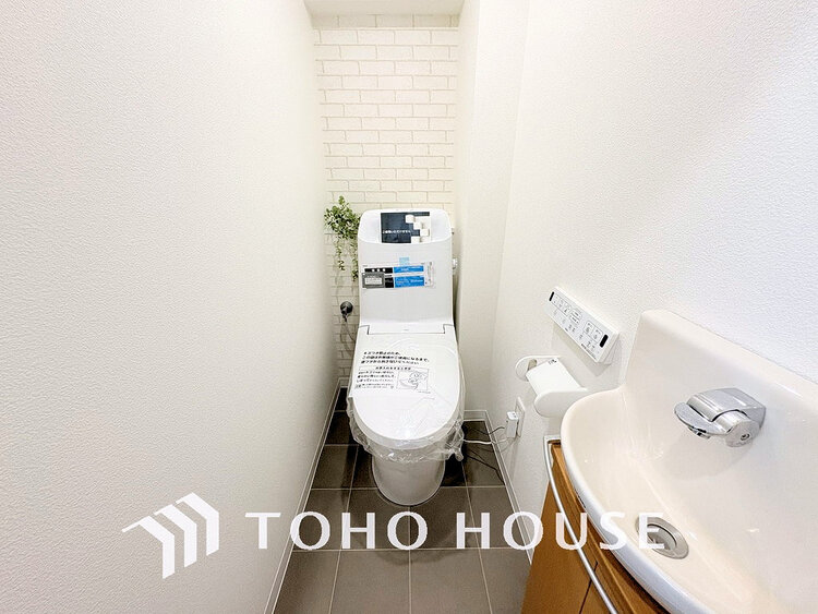 トイレ トイレには快適な温水洗浄便座付