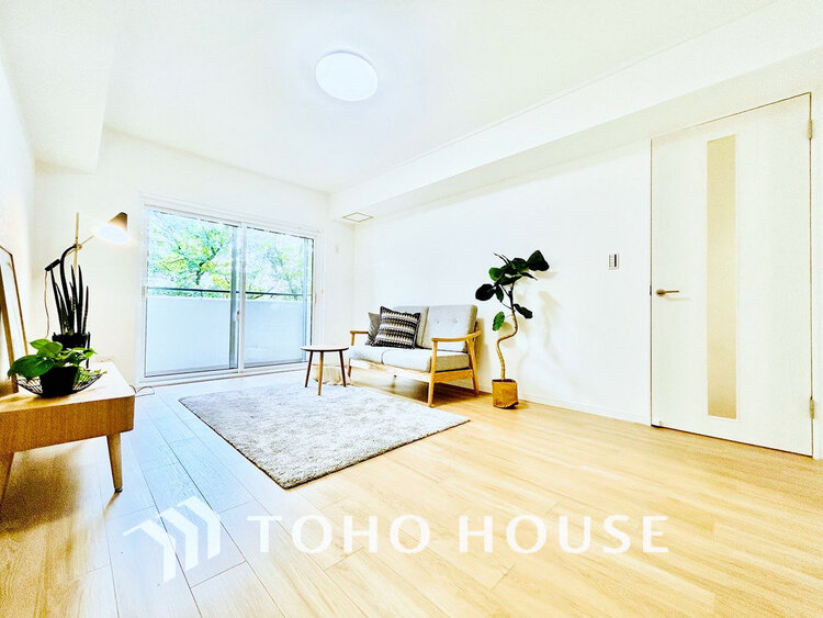 内装 家族みんなが爽やかに過ごせるように、光をたっぷり取り込んだLDK