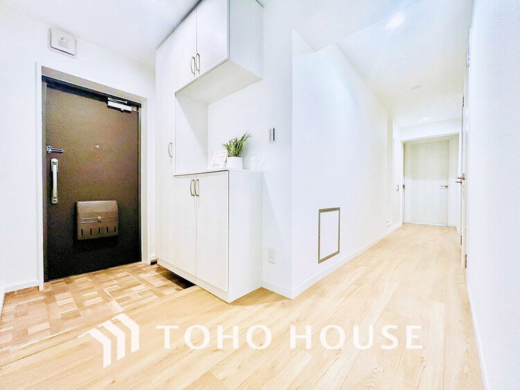 玄関 落ち着いた雰囲気の玄関、家族の帰りを暖かく迎えてくれます