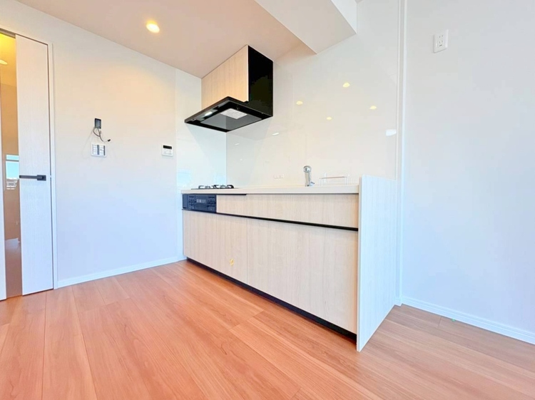 キッチン スマートな意匠と充実の機能を備えたキッチンが、暮らしにおいしい彩りを添えます。