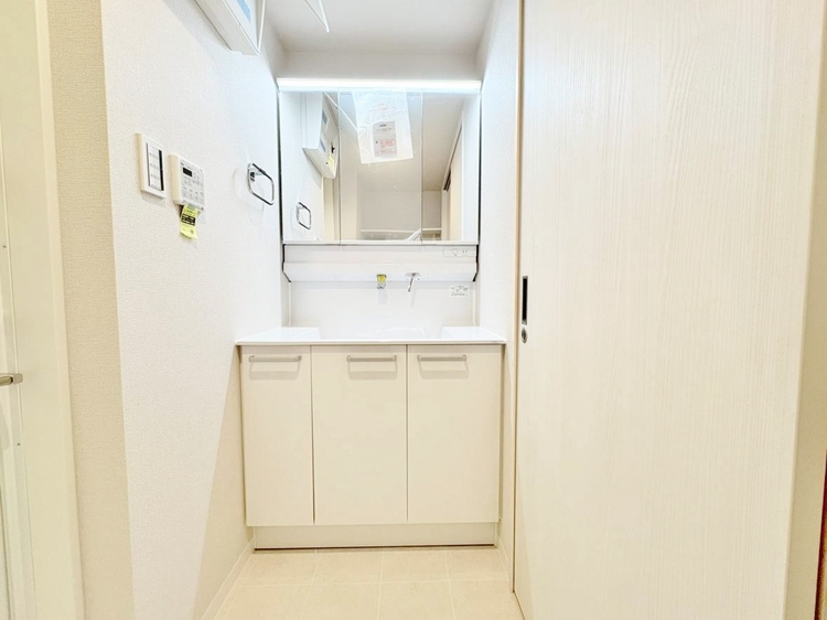 洗面 何かと物が増える場所だからこそ、スッキリと見映えの良い空間に。