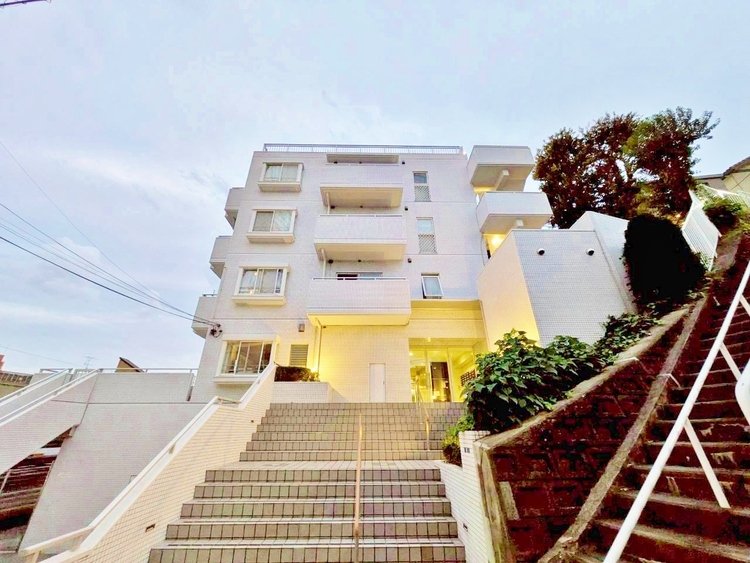 外観 資料には掲載していない情報が、現地にはたくさんあります。是非一度、現地をご確認ください。