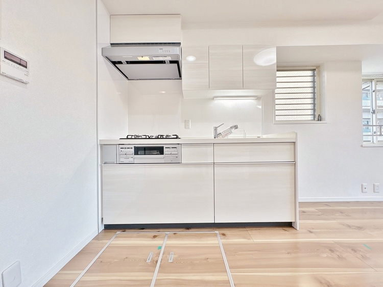 キッチン スマートな意匠と充実の機能を備えたキッチンが、暮らしにおいしい彩りを添えます。