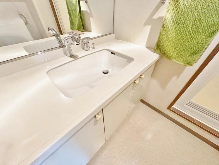 洗面 清潔感と心地よさを重視した、上質感漂うパウダールーム。