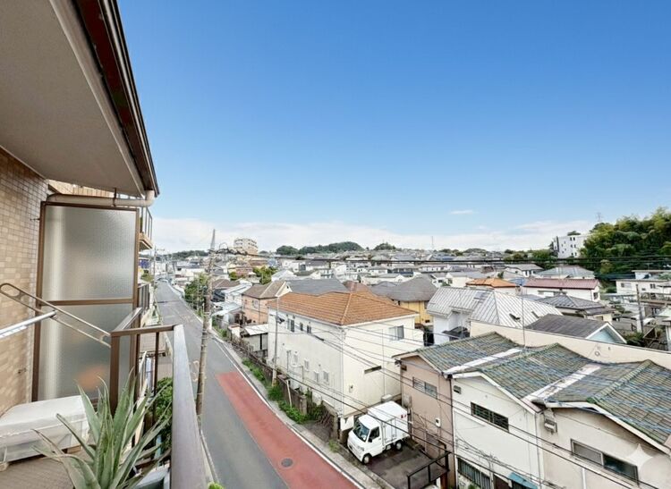 バルコニー 頬をなでる、優しい風を感じることが出来ます。